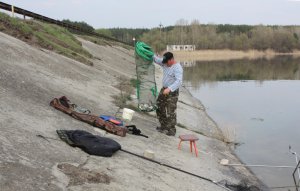 Рыбалка в Ст. Салтове, дамба 20.04.13 г. суббота 024.jpg