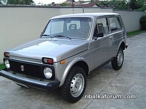 300px-Lada_Niva_1991_Brazil.jpg