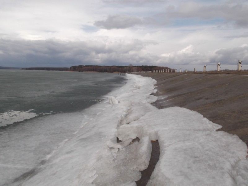 Артемовская дамба. 01.04.12.